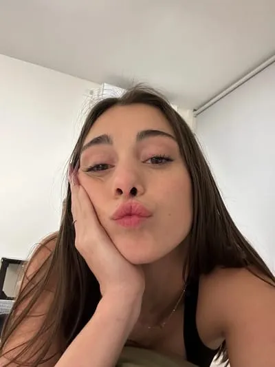 Valentina Looking for content Buddy XX